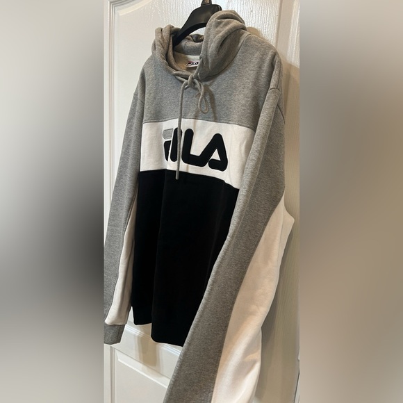 FILA Sweatshirt & Fleece Logo Men. Made in China . Size: US: XXL . Almost New - Picture 7 of 9